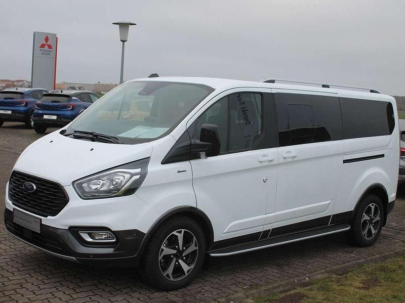 Weiß Gebraucht 2023 Ford Tourneo Custom Active Van / Kleinbus | 44.550 € (Guter Preis) - Bild 1/4