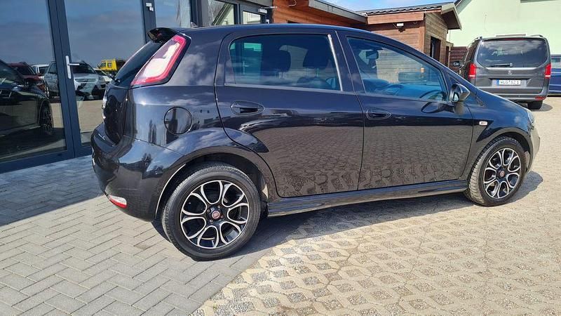 Gebraucht Fiat Punto Pop 69 PS (50 kW) 2013 Schwarz Kleinwagen