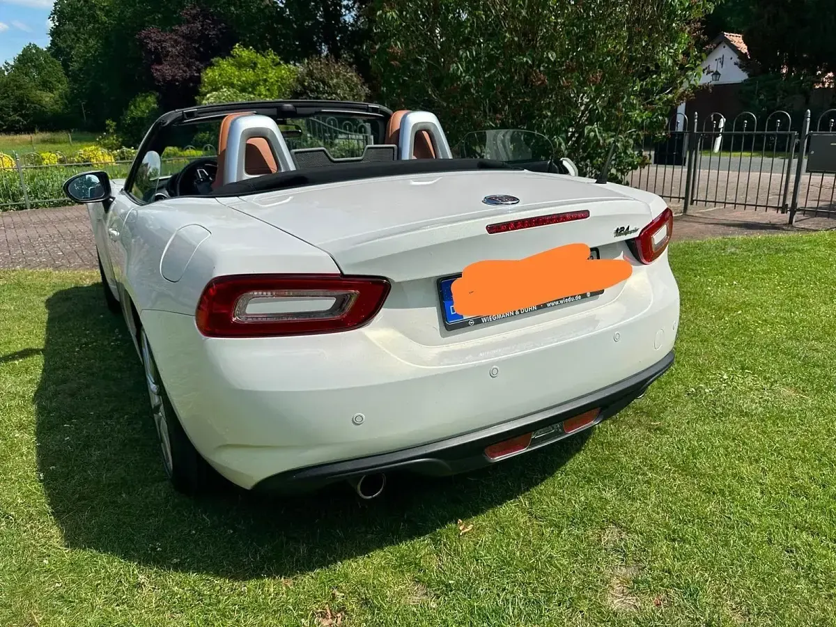 Gebraucht Fiat 124 Spider Lusso 140 PS (102 kW) 2017 Weiß Cabrio