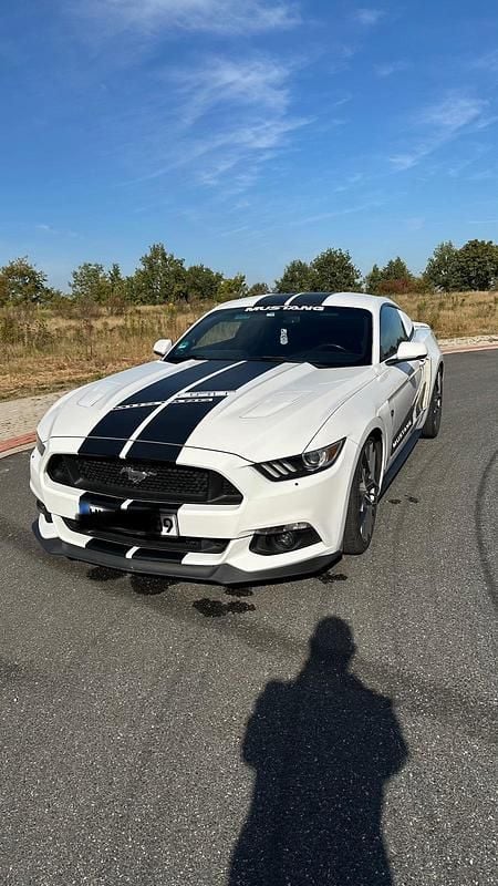 Gebraucht Ford Mustang GT 441 PS (324 kW) 2015 Weiß Coupé