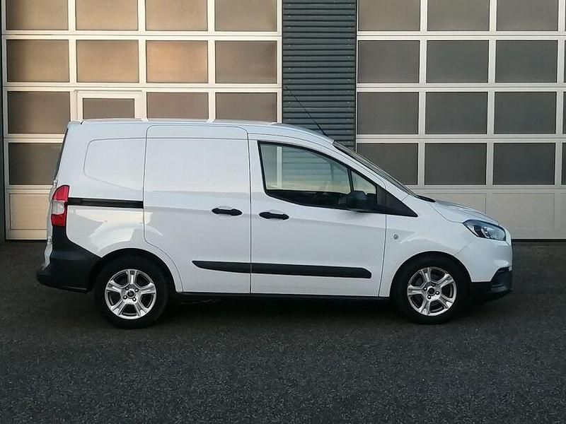 Gebraucht Ford Transit Trend 101 PS (74 kW) 2019 Weiss Van / Kleinbus