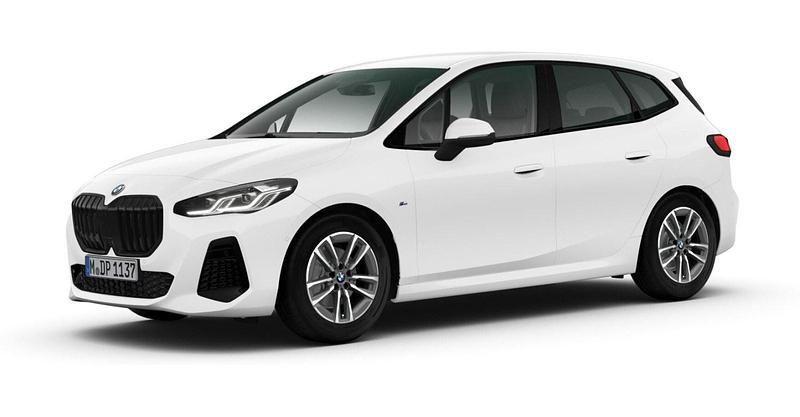 Weiß Gebraucht 2024 BMW 220 Active Tourer Luxury Line Van / Kleinbus | 33.418 € (Fairer Preis) - Bild 1/4