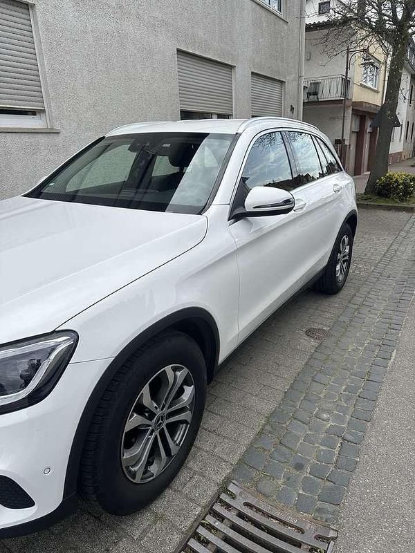 Gebraucht Mercedes GLC220 194 PS (142 kW) 2021 Weiß SUV