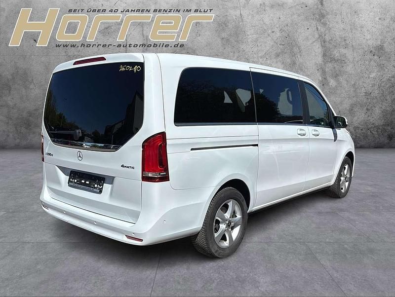 Gebraucht Mercedes V250 Avantgarde 190 PS (139 kW) 2024 Bergkristallweiã metallic Van / Kleinbus