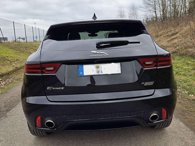 Second-hand Jaguar E-Pace R-Dynamic 300 CP (220 kW) 2018 Negru SUV