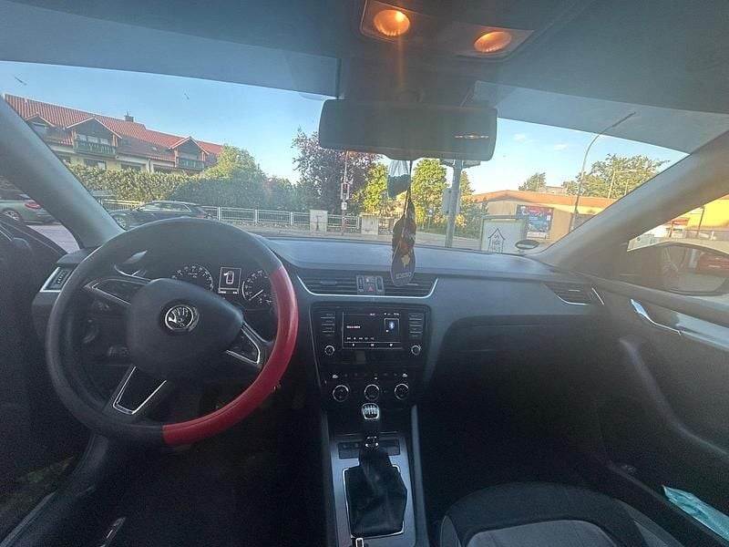 Gebraucht Skoda Octavia 150 PS (110 kW) 2016 Schwarz Kleinwagen