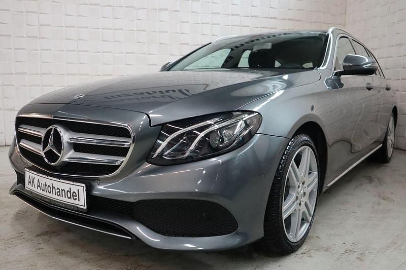 Grau Gebraucht 2018 Mercedes E200 Kombi | 17.490 € (Guter Preis) - Bild 1/4