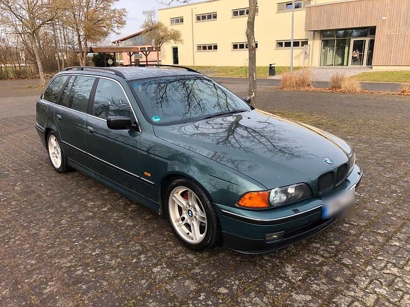 Grün Gebraucht 1997 BMW 540 Kombi | 9.900 € (Guter Preis) - Bild 1/4