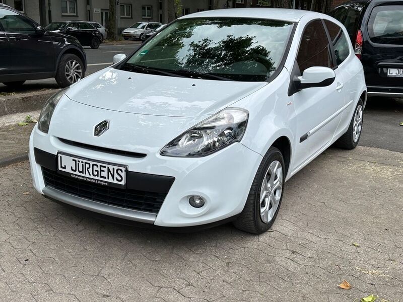 Weiß Gebraucht 2012 Renault Clio III Kleinwagen | 4.700 € (Etwas zu teuer) - Bild 1/4