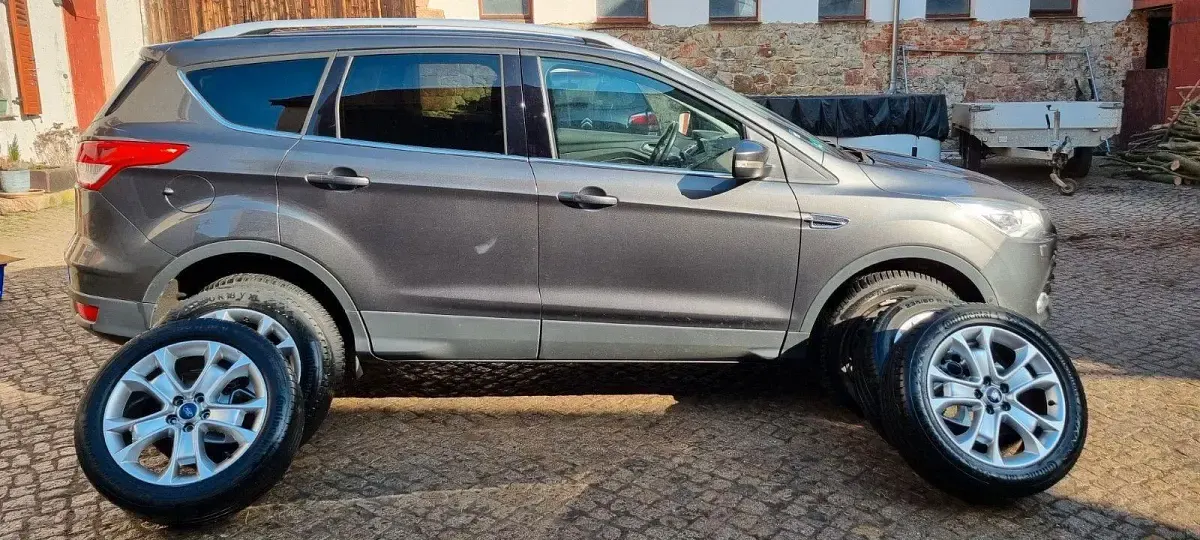 Gebraucht Ford Kuga Titanium 150 PS (110 kW) 2016 Silber SUV