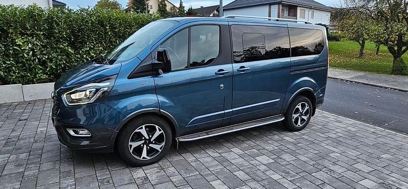 Blau Gebraucht 2021 Ford Tourneo Custom Active Van | 38.100 € (Superpreis) - Bild 1/4