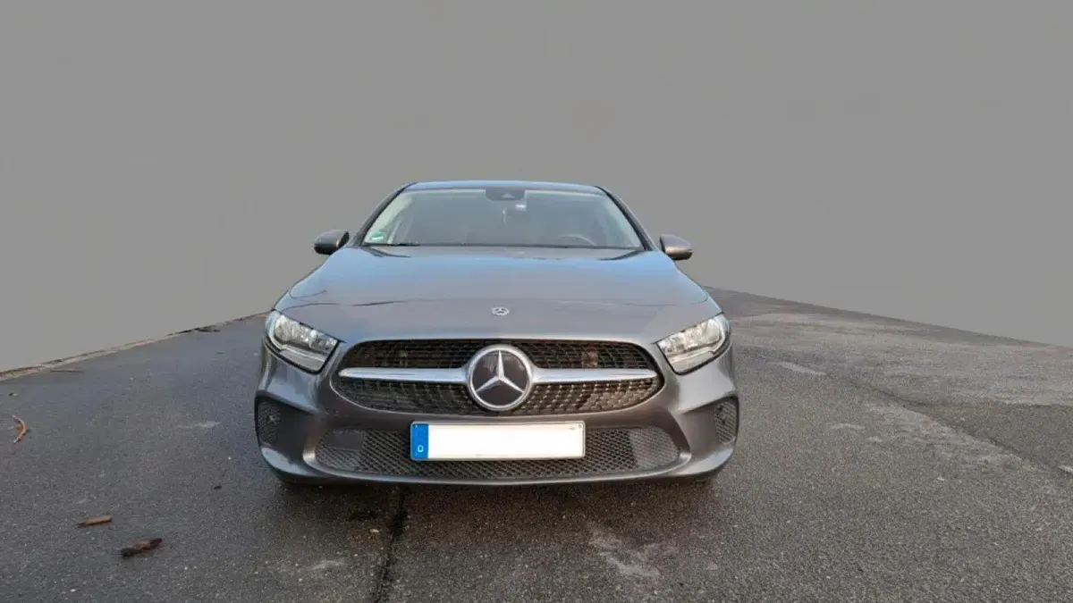 Gebraucht Mercedes A200 163 PS (119 kW) 2020 Grau Limousine