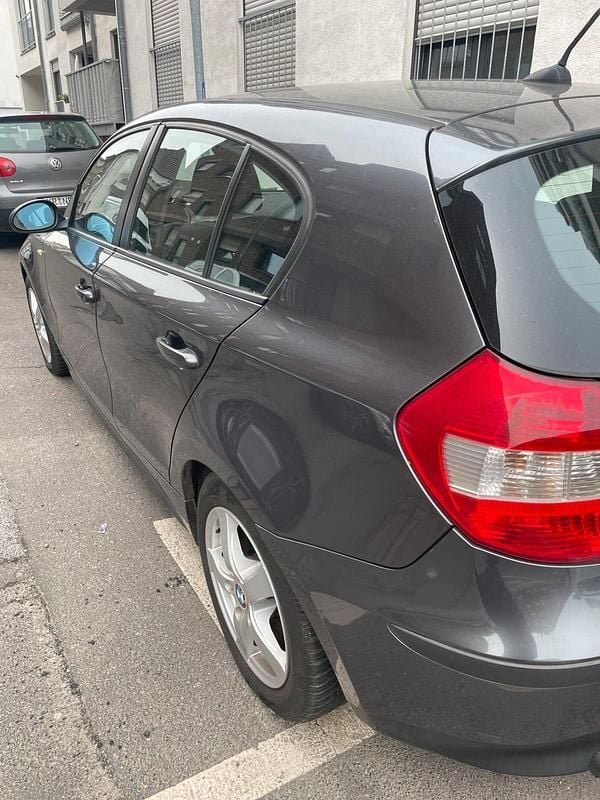 Gebraucht BMW 116 115 PS (84 kW) 2006 Grau Kleinwagen