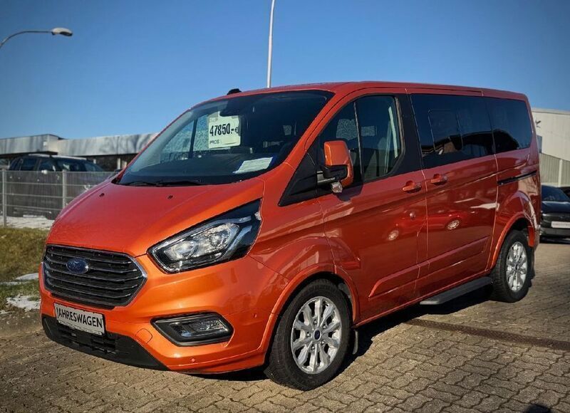 Orange Gebraucht 2024 Ford Tourneo Custom Titanium Kombi | 45.850 € (Fairer Preis) - Bild 1/4
