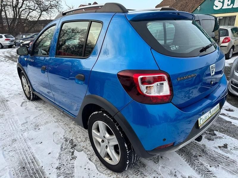 Gebraucht Dacia Sandero Prestige 90 PS (66 kW) 2015 Blau SUV