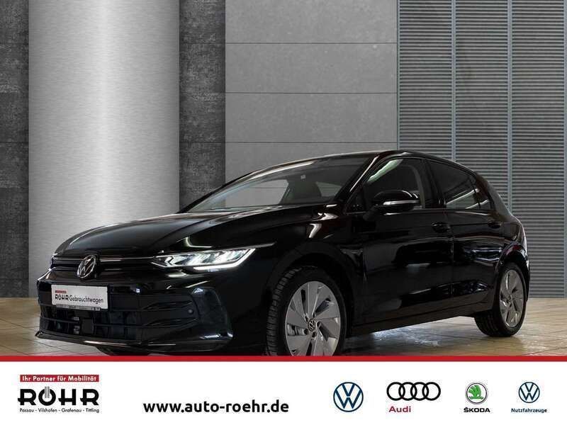 Grenadillschwarz metallic Gebraucht 2025 VW Golf VIII Life Limousine | 25.890 € (Guter Preis) - Bild 1/4