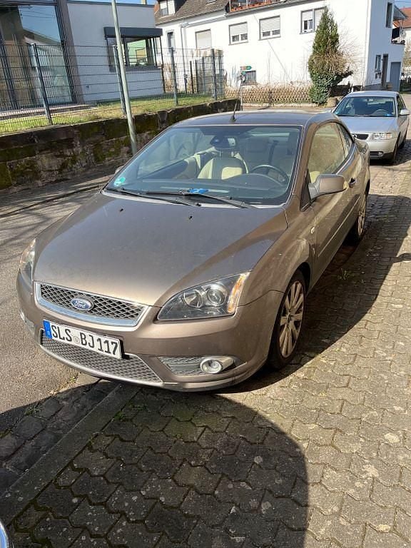 Gebraucht Ford Focus Cabriolet Titanium 136 PS (100 kW) 2008 Beige Cabrio