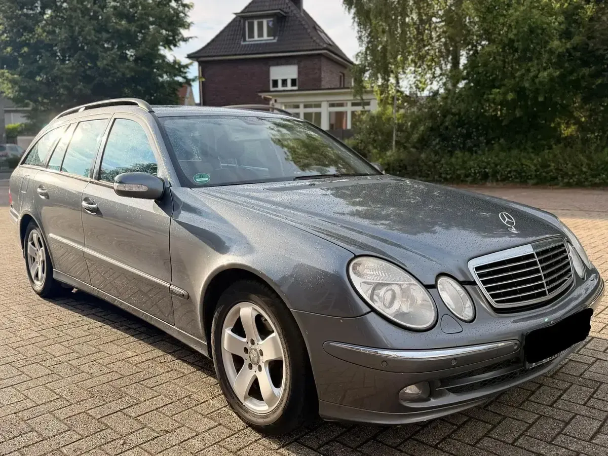 Gebraucht Mercedes E220 150 PS (110 kW) 2004 Blau Kombi