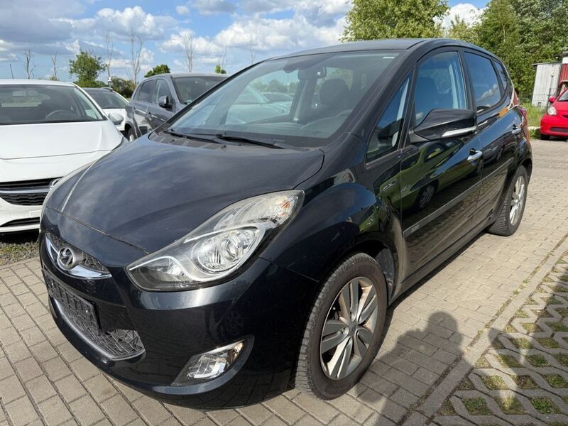 Schwarz Gebraucht 2011 Hyundai ix20 Comfort Van / Kleinbus | 5.400 € (Fairer Preis) - Bild 1/4