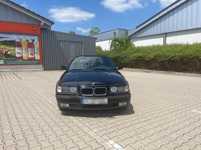 Gebraucht BMW 318 Cabriolet 116 PS (85 kW) 1998 Schwarz Cabrio