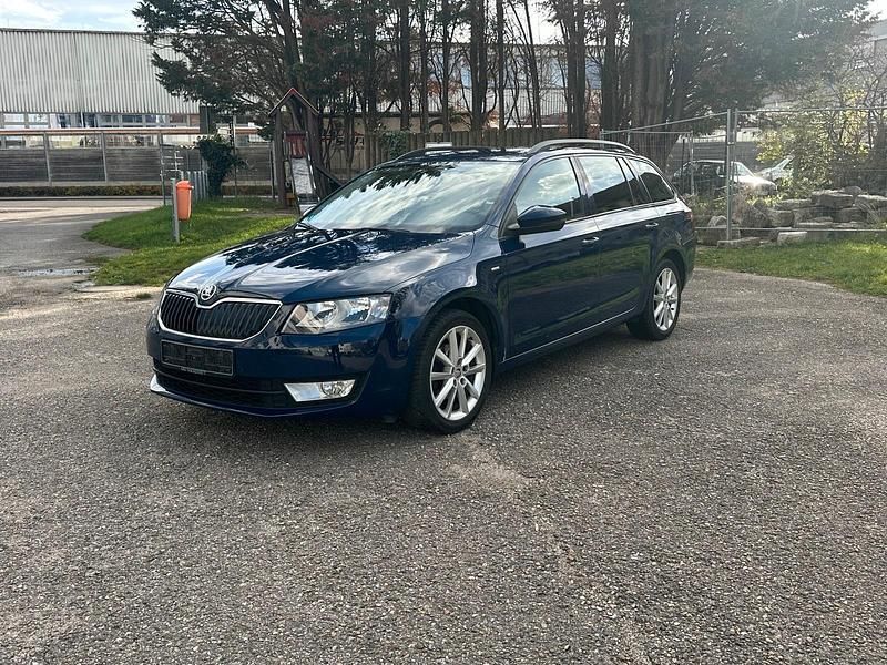 Blau Gebraucht 2016 Skoda Octavia Kombi | 8.250 € (Superpreis) - Bild 1/4