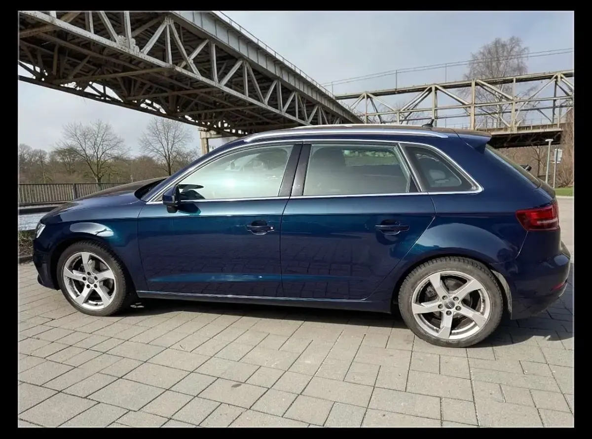 Gebraucht Audi A3 Sport 116 PS (85 kW) 2019 Blau Limousine