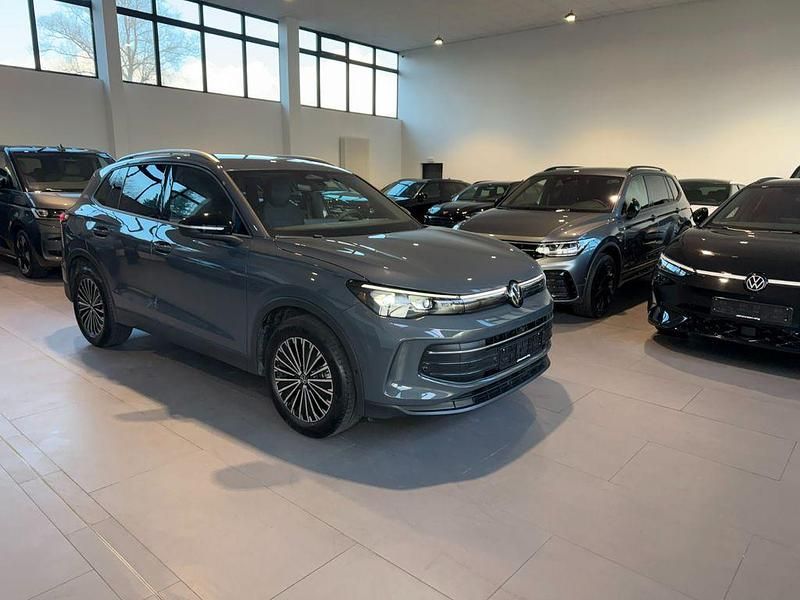 Gebraucht VW Tiguan Goal 150 PS (110 kW) 2025 Grau SUV