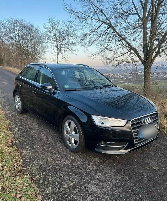 Gebraucht Audi A3 Ambiente 110 PS (80 kW) 2015 Schwarz Limousine
