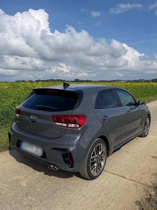 Gebraucht Kia Rio GT-Line 120 PS (88 kW) 2022 Grau Kleinwagen