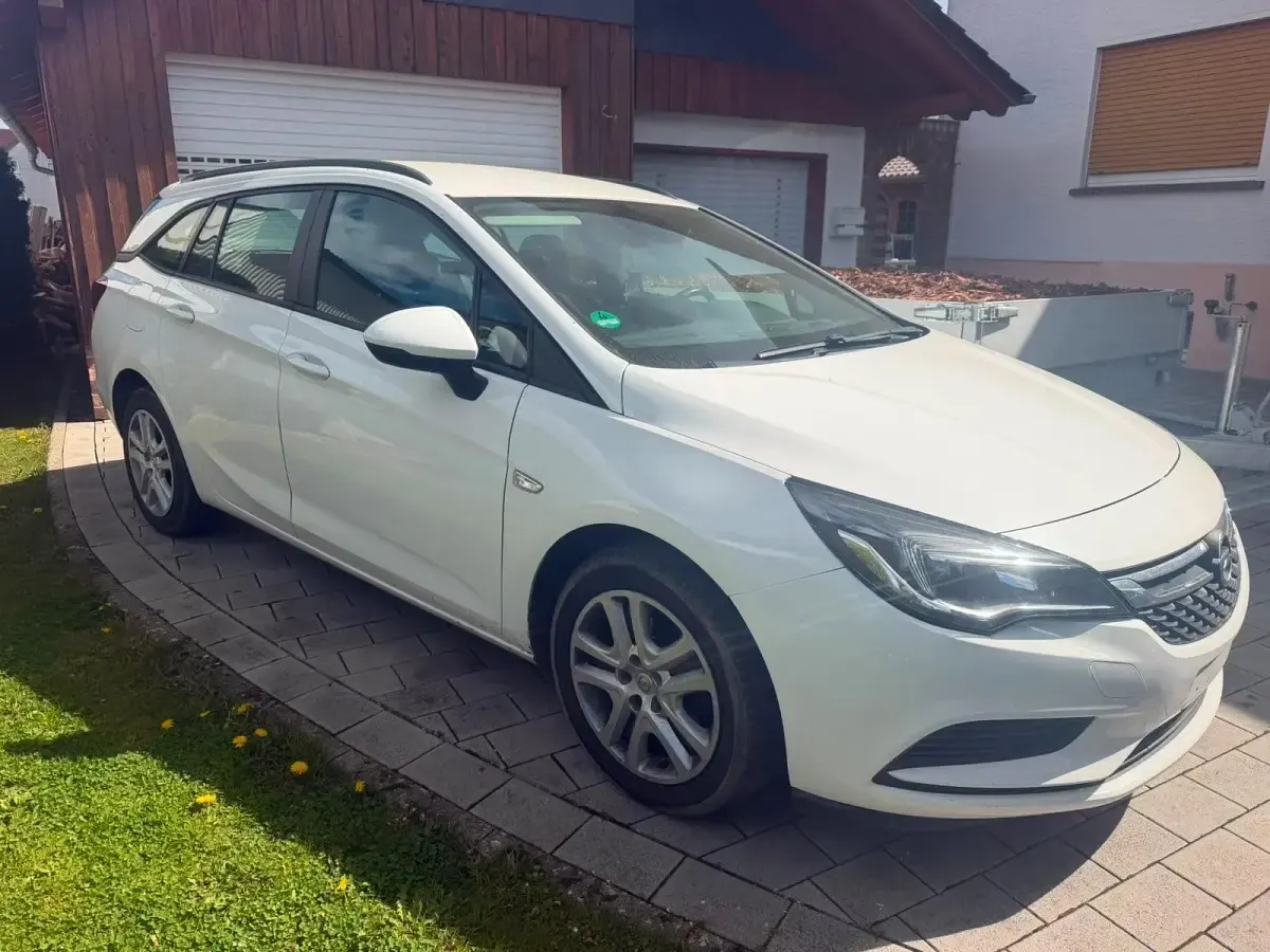 Gebraucht Opel Astra 136 PS (100 kW) 2017 Weiß Kombi