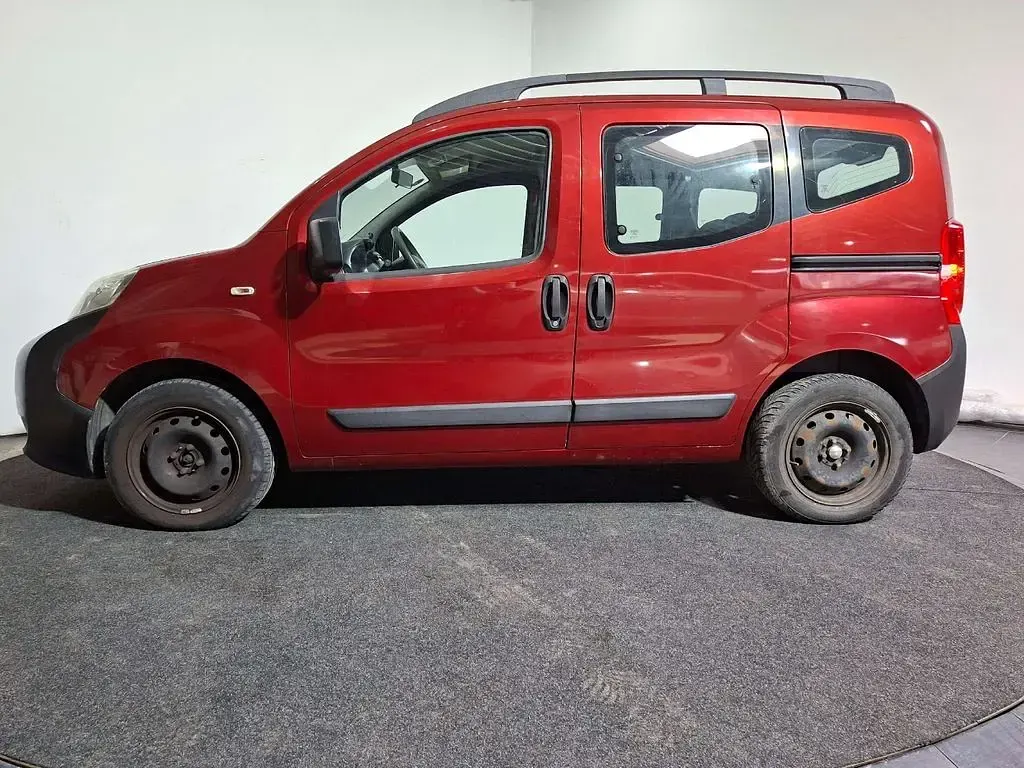 Gebraucht Peugeot Bipper 73 PS (53 kW) 2010 Rot Van / Kleinbus