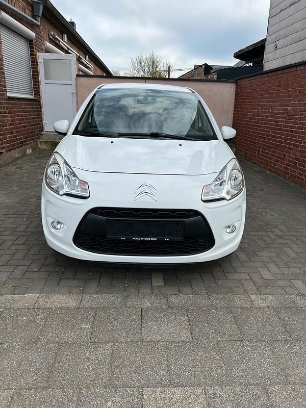 Gebraucht Citroën C3 60 PS (44 kW) 2012 Weiß Kleinwagen