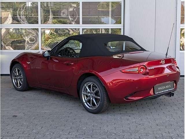 Neu Mazda MX5 Exclusive-Line 132 PS (97 kW) 2025 Soul red crystal m Cabrio