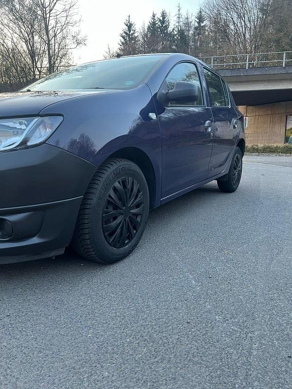 Gebraucht Dacia Sandero 75 PS (55 kW) 2016 Blau Kleinwagen