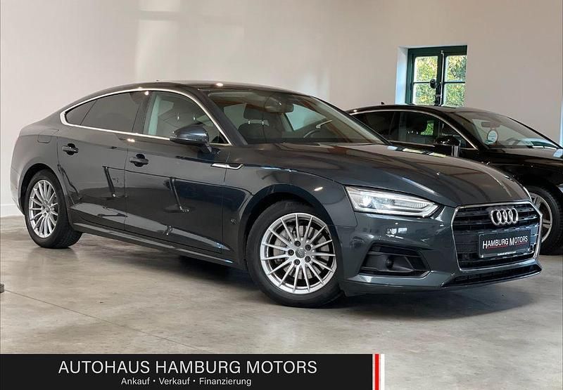 Grau Gebraucht 2019 Audi A5 Sportback Sport Kleinwagen | 22.390 € (Fairer Preis) - Bild 1/4