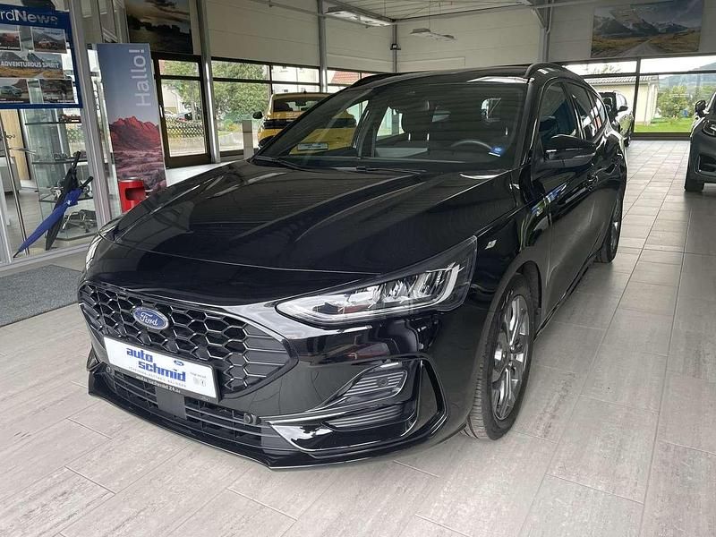 Obsidianschwarz Gebraucht 2024 Ford Focus ST-Line Kombi | 24.990 € (Guter Preis) - Bild 1/4