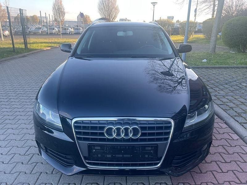 Gebraucht Audi A4 Attraction 136 PS (100 kW) 2011 Schwarz Kombi