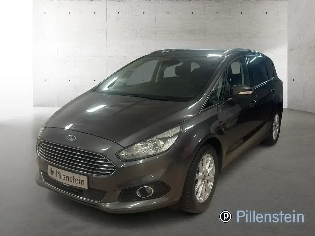 Gebraucht Ford S-MAX Titanium 160 PS (117 kW) 2017 Grau Van / Kleinbus