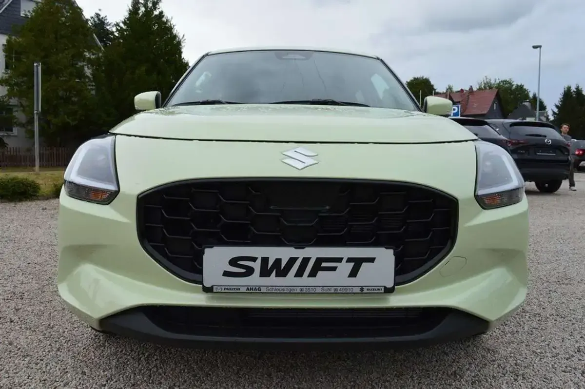 Neu Suzuki Swift Comfort+ 83 PS (61 kW) 2026 Cool yellow Kleinwagen