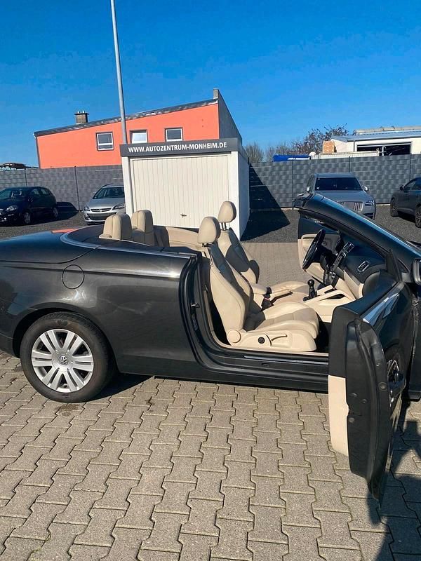 Gebraucht VW Eos 160 PS (117 kW) 2010 Schwarz Cabrio