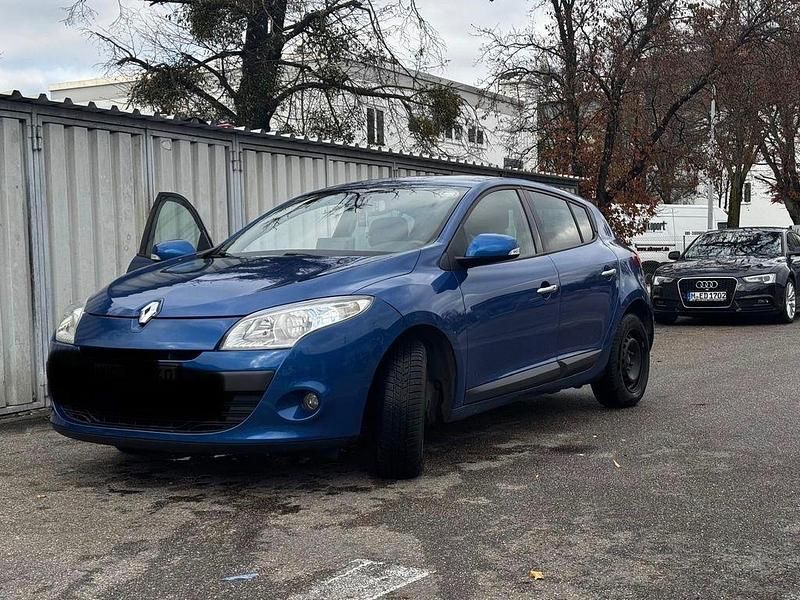 Blau Gebraucht 2009 Renault Mégane Dynamique Limousine | 4.700 € (Etwas zu teuer) - Bild 1/4