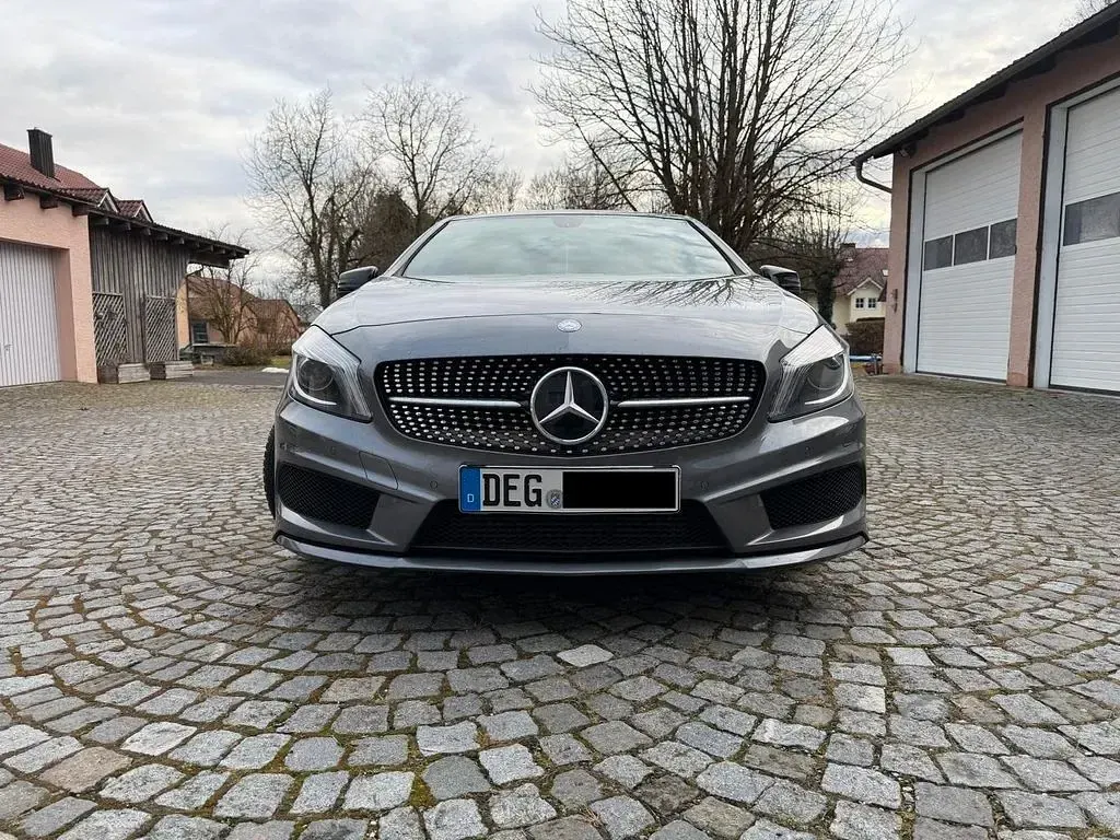 Gebraucht Mercedes A200 AMG line 136 PS (100 kW) 2013 Grau Kleinwagen