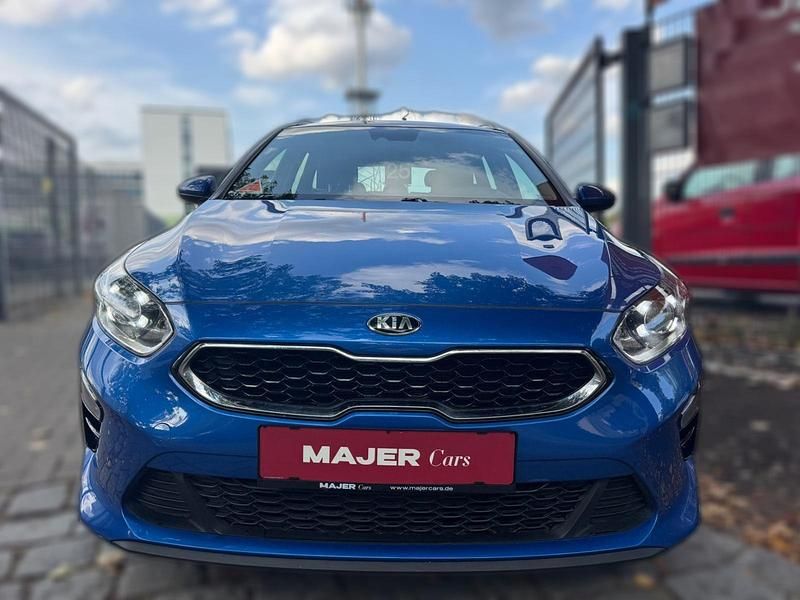 Blau metallic Gebraucht 2019 Kia Ceed Sportswagon Kombi | 21.530 € (Teuer) - Bild 1/4