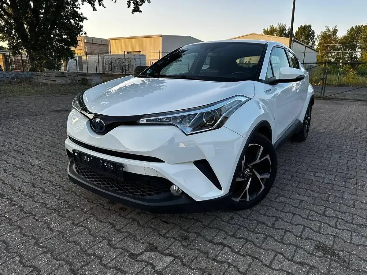 Gebraucht Toyota C-HR Team 122 PS (89 kW) 2017 Weiß SUV