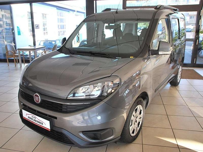 Gebraucht Fiat Doblò 105 PS (77 kW) 2023 Nr. 695/graumet. (metallic) Van / Kleinbus