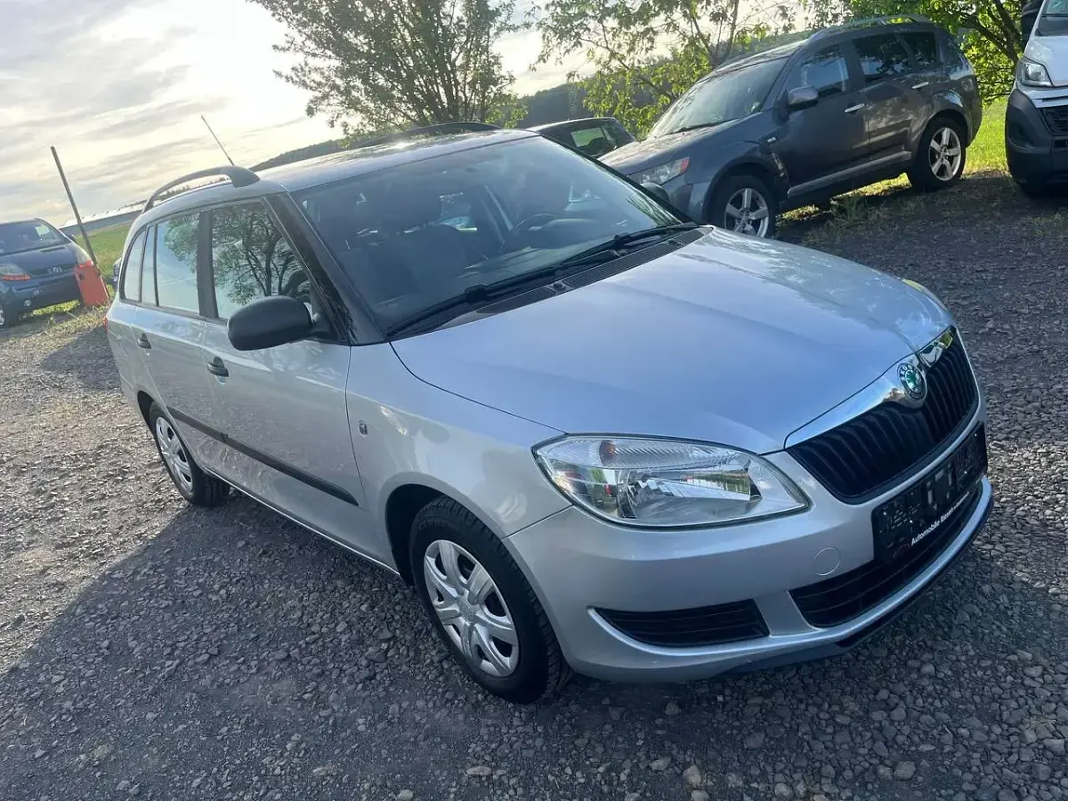 Używany Skoda Fabia Special 69 KM (50 kW) 2011 Srebrny Kombi