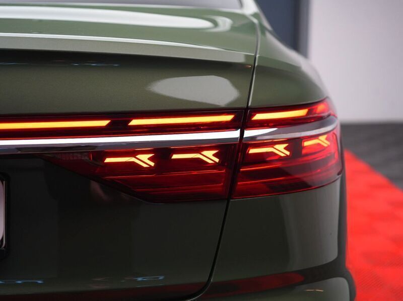 Gebraucht Audi S8 571 PS (419 kW) 2022 Grün Limousine