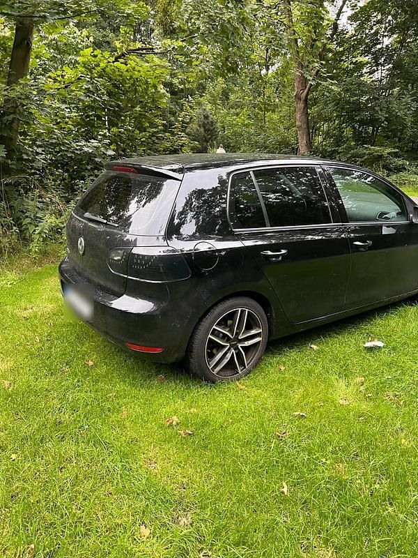 Gebraucht VW Golf VI 80 PS (58 kW) 2009 Schwarz Kleinwagen