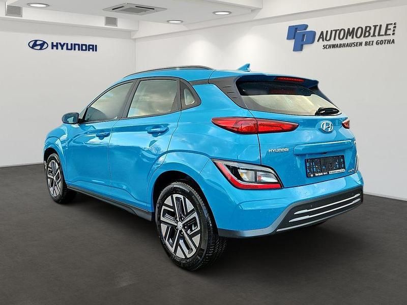 Gebraucht Hyundai Kona Select 100 kW (136 PS) 2023 Blau SUV