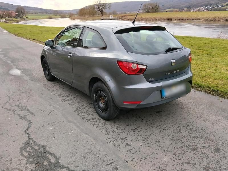 Gebraucht Seat Ibiza 69 PS (50 kW) 2012 Grau Kleinwagen
